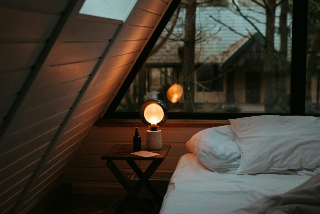 10 bedroom lighting ideas for a cozy and relaxing room.