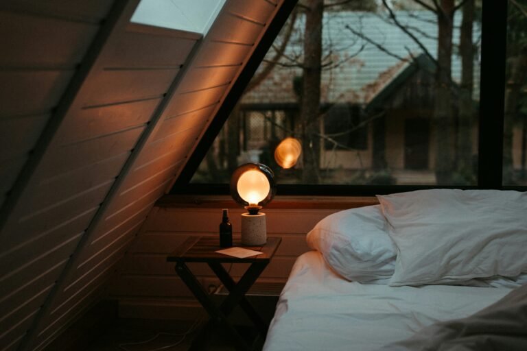 10 bedroom lighting ideas for a cozy and relaxing room.
