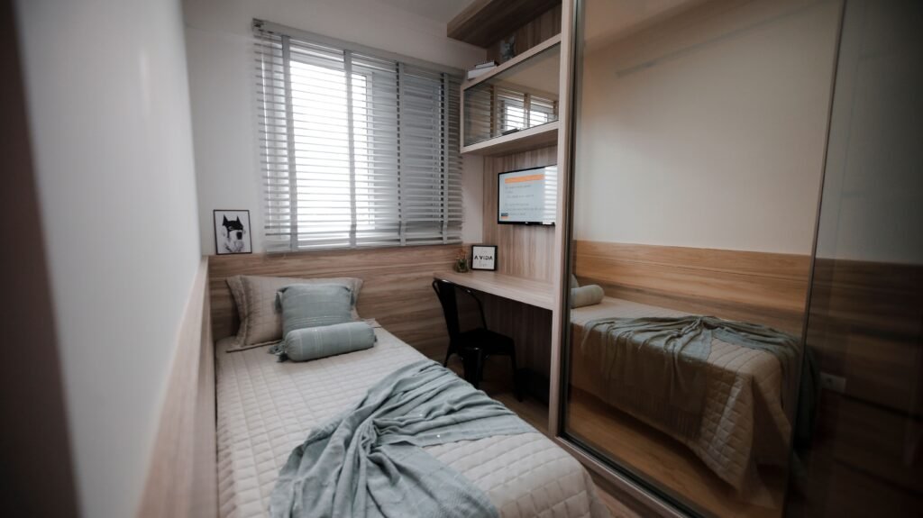 small bedroom ideas to make your space feel bigger.